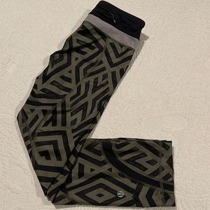 Cropped lulu lemon leggings